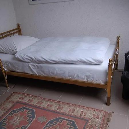 Гостевой дом Gastehaus Holzheim Нойс